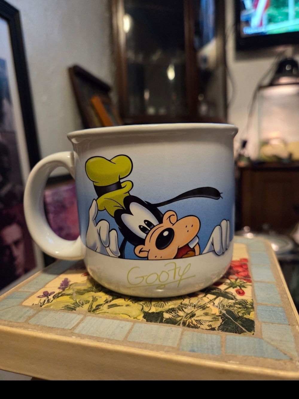 Disney Walt Disney World Goofy Ceramic Coffee Mug Blue & White